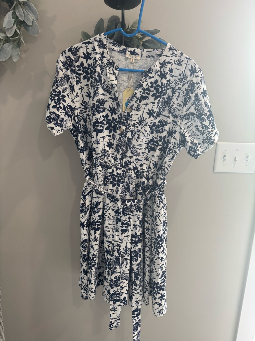 Jodifl women’s large new women’s white and navy dress